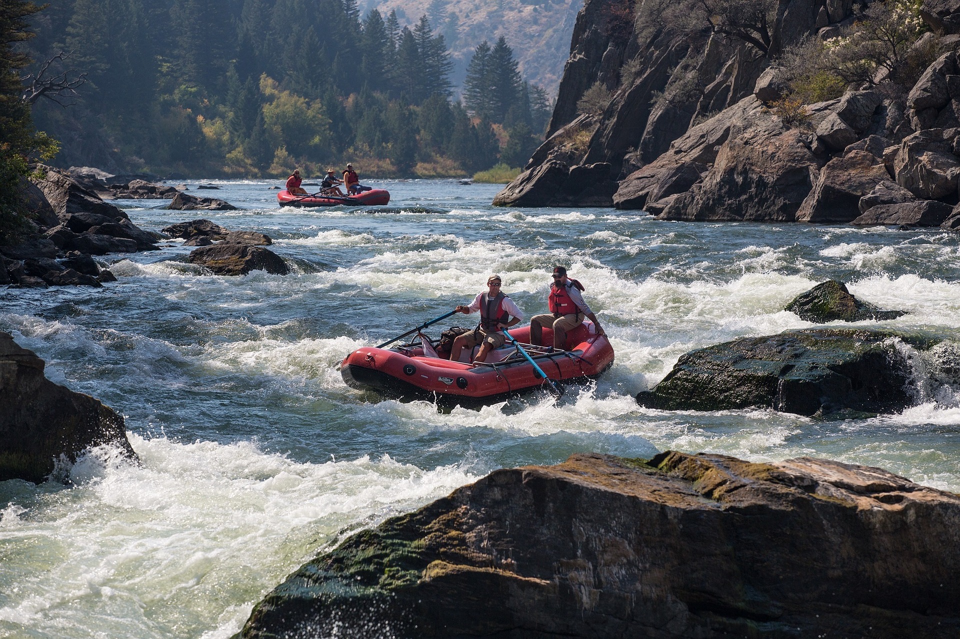 rafting-883523_1920